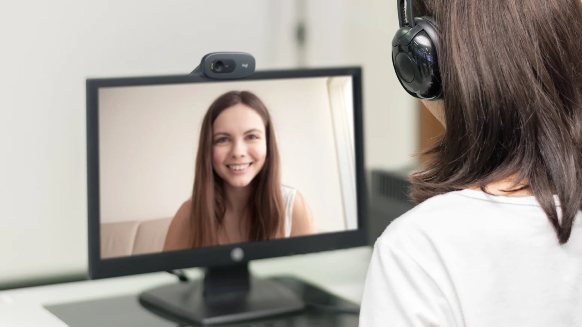 Webcam Logitech C270 HD 720P - Âm thanh rõ ràng